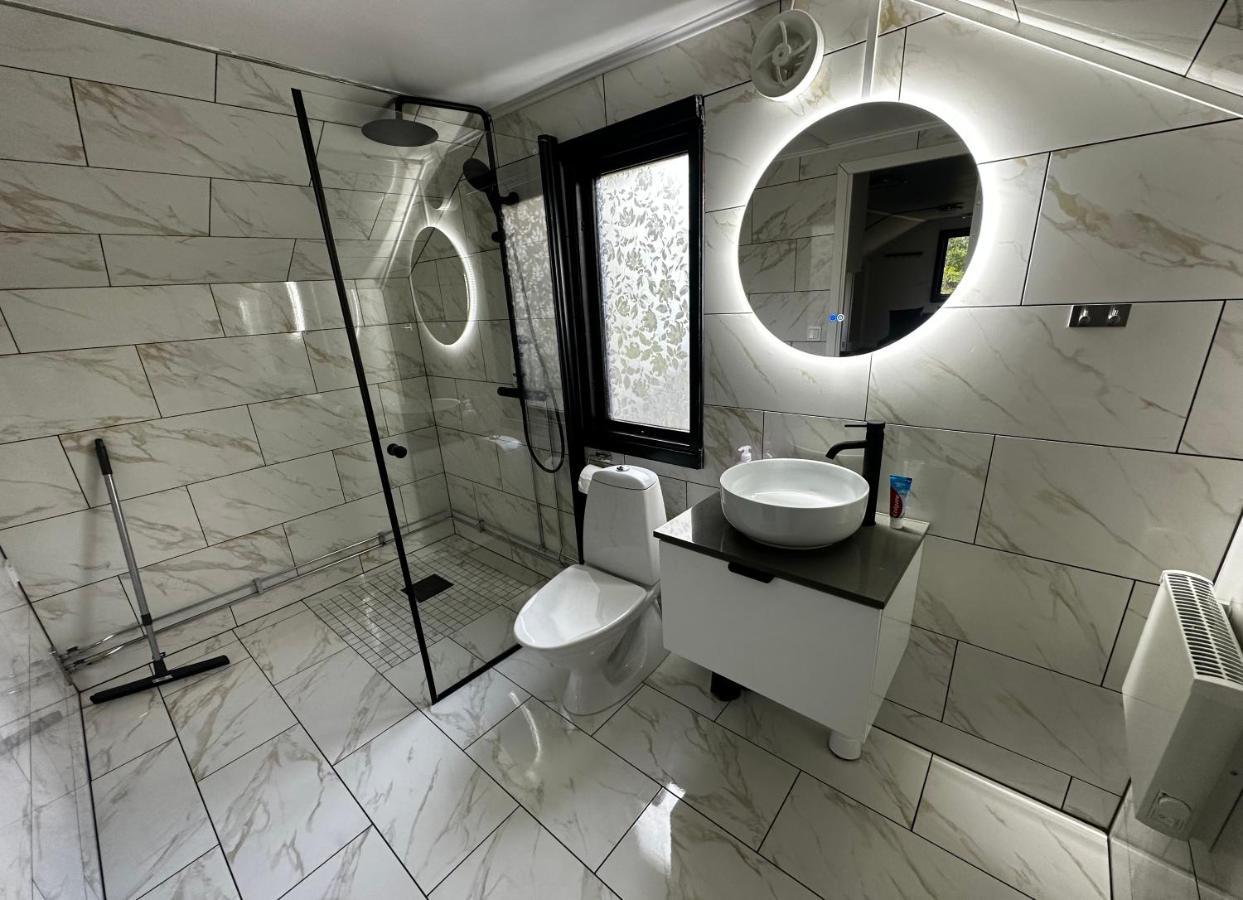 Luxurious Apartment Near Citycenter Borås Exterior photo
